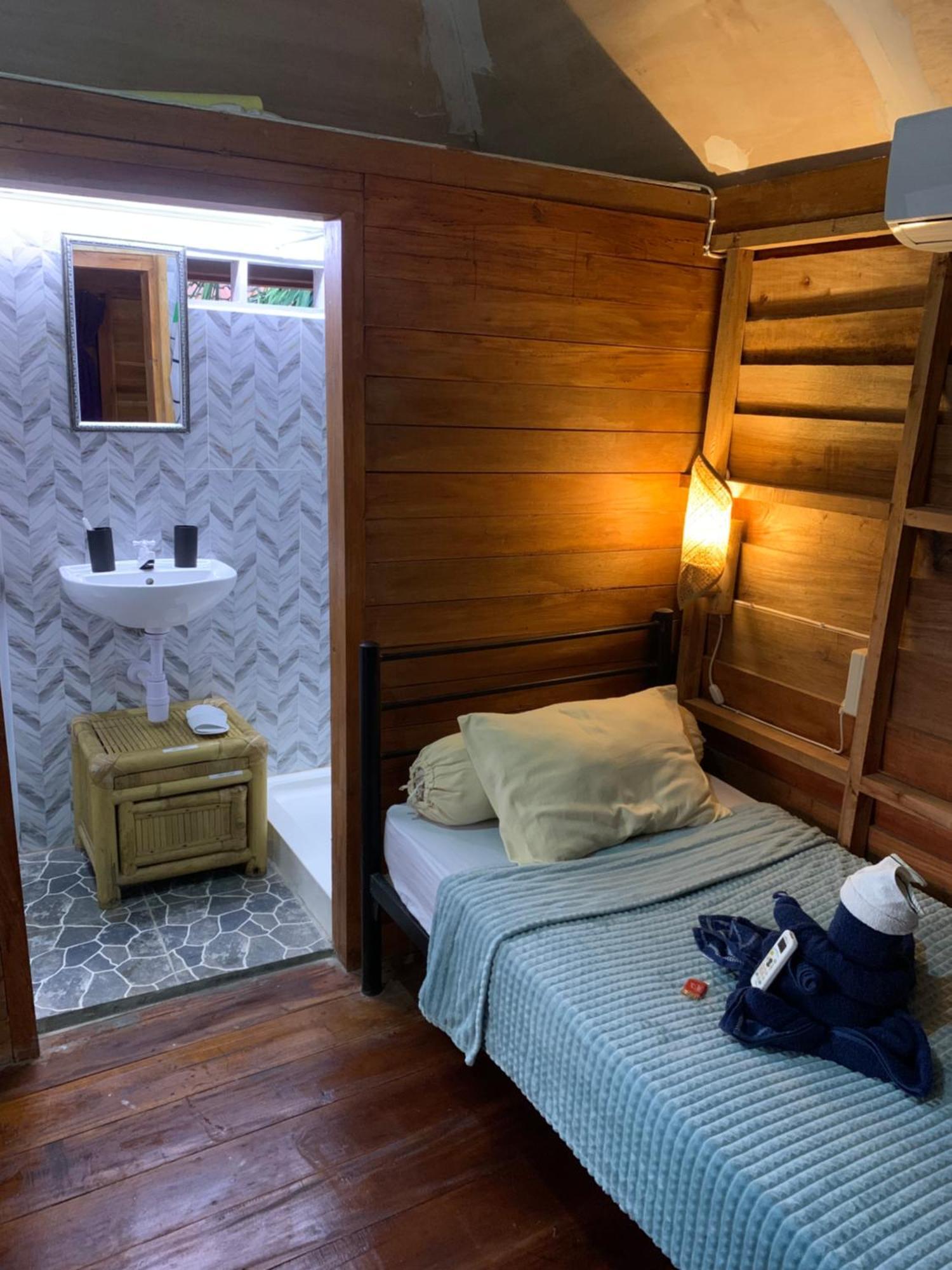 Gili Davidoff Upstairs Budget And Deluxe Gili Trawangan Buitenkant foto
